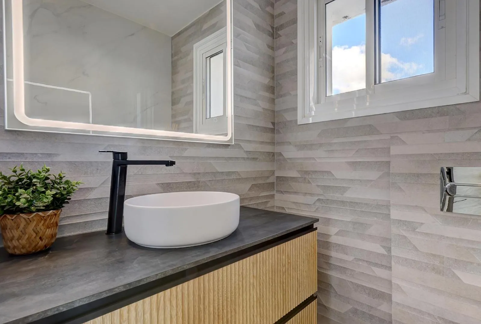New Luxury Villa Tuulia With Private Pool And Parking Fuengirola